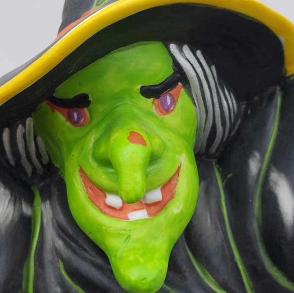 Vintage Witch Candle Holder Figurine Ceramic Halloween Decoration 6.25 inch Tall - Picture 4 of 16